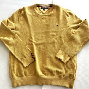100% cotton Tommy Hilfiger sweater size L
Excellent condition